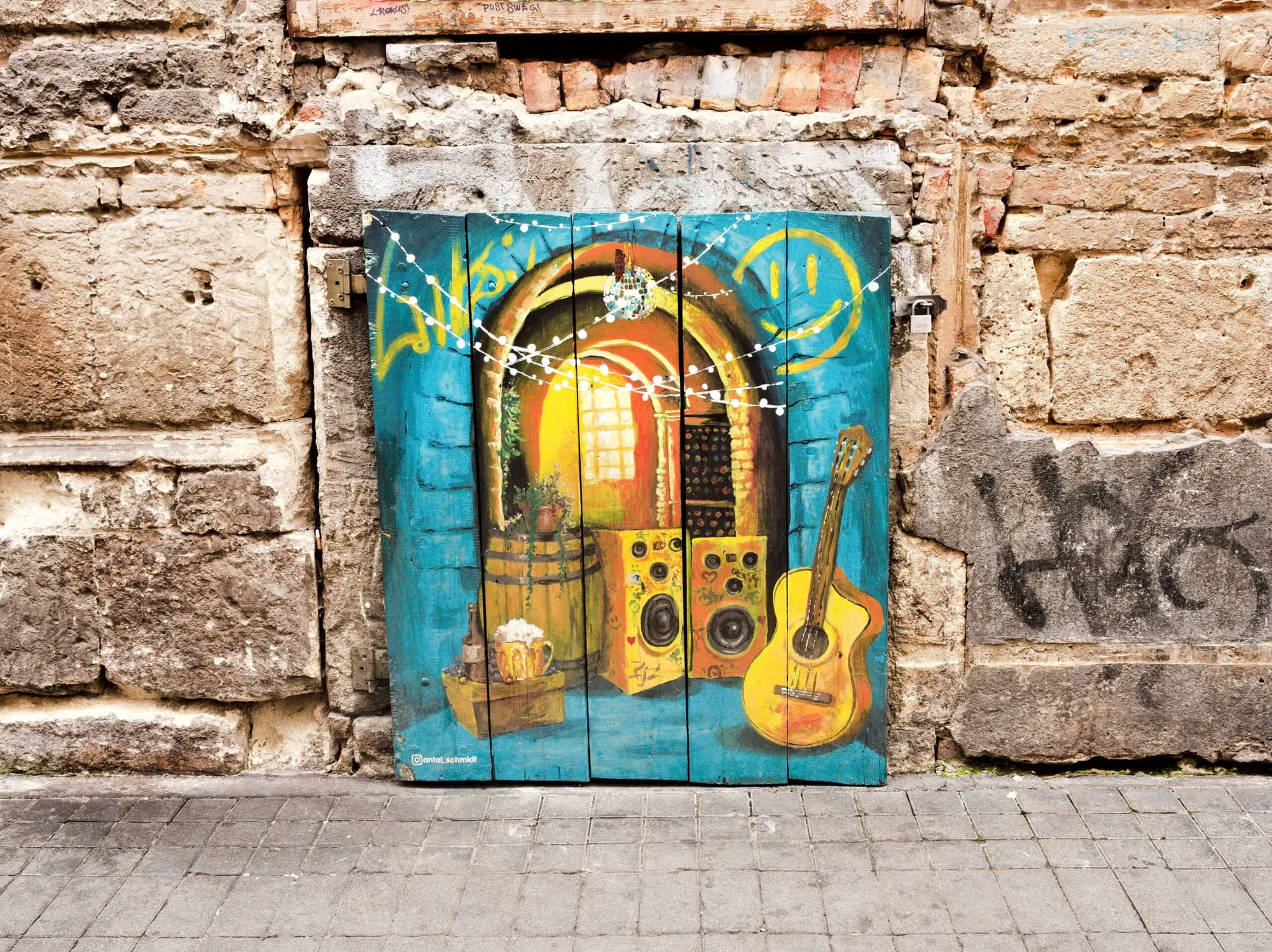 A painted door in a ruin bar